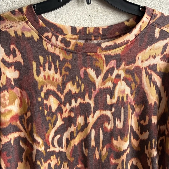 Cupio Women's Brown Short Cuff Sleeve Tee - Picture 5 of 11